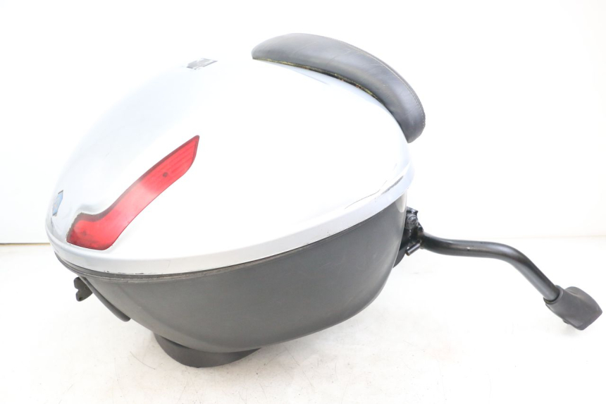 photo de Maleta superior PIAGGIO X8 125 (2004 - 2007) - Detalle de la pieza