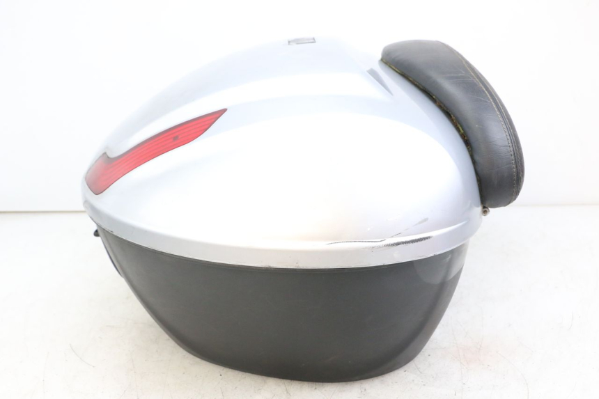 photo de Maleta superior PIAGGIO X8 125 (2004 - 2007) - Primer plano de alta resolución
