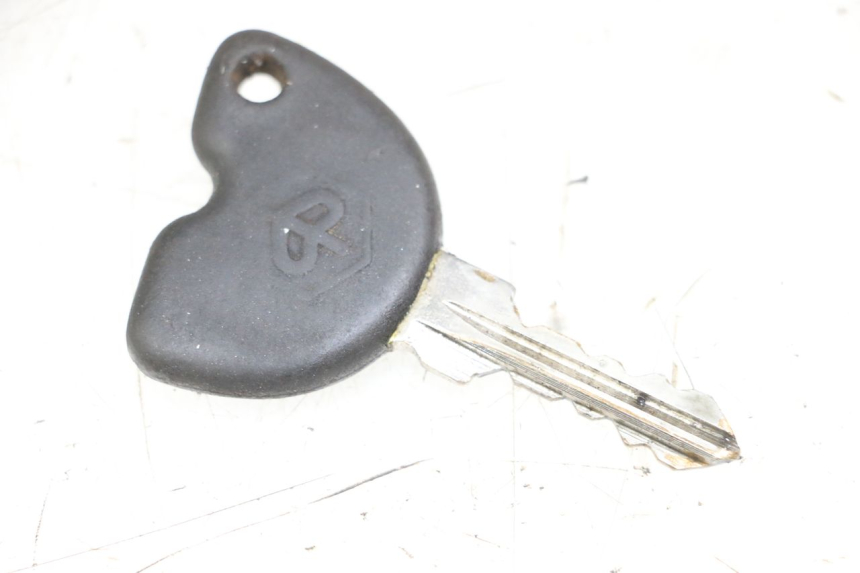 photo de Maleta superior PIAGGIO X8 125 (2004 - 2007) - Zoom estado de uso