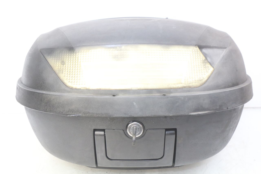 photo de TOP CASE YAMASAKI YM T 125 (2015 - 2020) - Detalles de los puntos de fijación