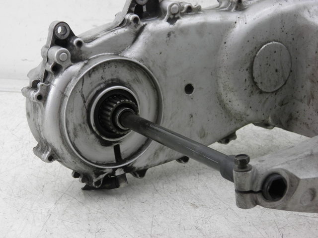 photo de RUEDA TRASERA ENGRANAJES YAMAHA XP T-MAX TMAX ABS 500 (2000 - 2003) - Primer plano de alta resolución