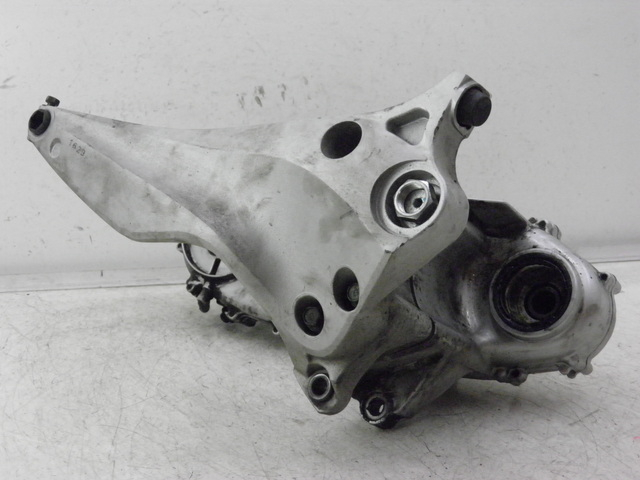 photo de RUEDA TRASERA ENGRANAJES YAMAHA XP T-MAX TMAX ABS 500 (2000 - 2003) - Detalles de los puntos de fijación