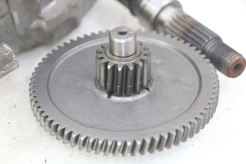 photo de TRANSMISIÓN DE LA RUEDA KYMCO AGILITY 16+ 4T 50 (2018 - 2023) - Zoom sobre los componentes