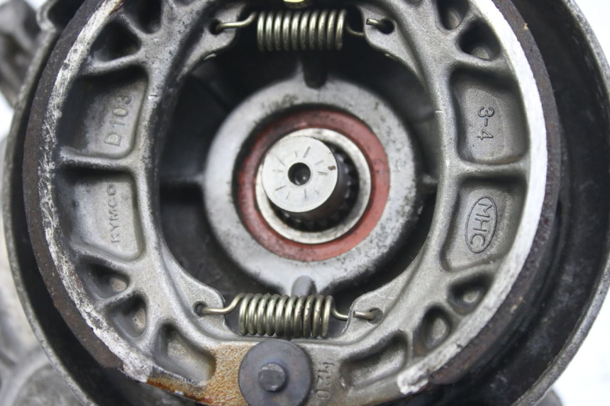 photo de TRANSMISIÓN DE LA RUEDA KYMCO AGILITY 4T 50 (2005 - 2018) - Detalles de los puntos de fijación