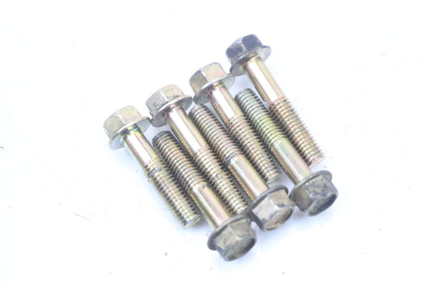 photo de TRANSMISIÓN DE LA RUEDA KYMCO AGILITY 4T 50 (2005 - 2018) - Primer plano técnico