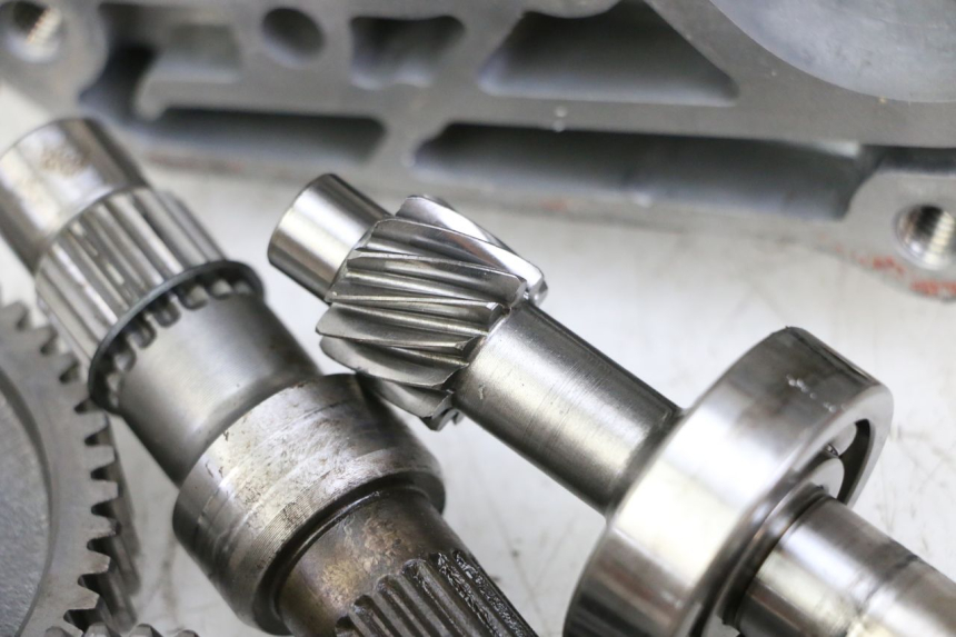 photo de TRANSMISIÓN DE LA RUEDA KYMCO AGILITY 4T 50 (2018 - 2022) - Enfoque en la estructura