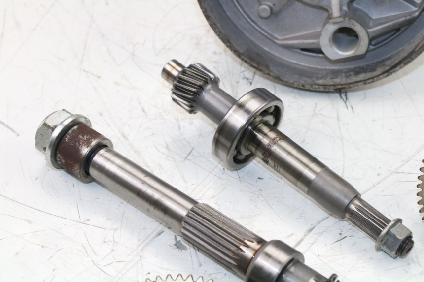 photo de RUEDA TRASERA ENGRANAJES BAOTIAN BT 49 QT-9 50 (2006 - 2010) - Otra perspectiva