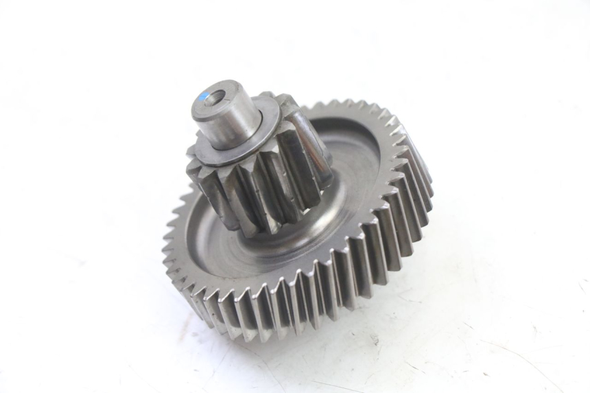 photo de TRANSMISIÓN DE LA RUEDA SUZUKI BURGMAN 125 (2007 - 2014) - Zoom sobre los componentes