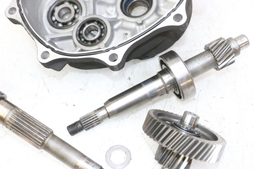 photo de TRANSMISIÓN DE LA RUEDA SUZUKI BURGMAN 125 (2007 - 2014) - Inspección visual detallada