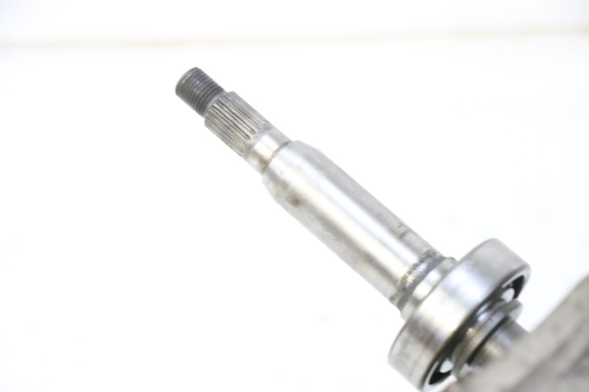 photo de TRANSMISIÓN DE LA RUEDA SUZUKI BURGMAN 125 (2007 - 2014) - Primer plano técnico