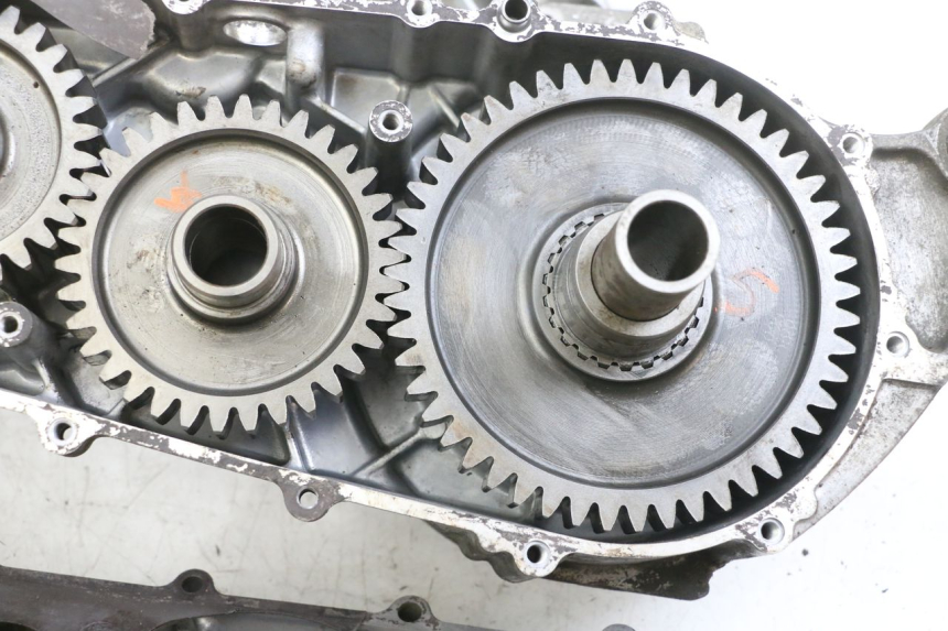 photo de RUEDA TRASERA ENGRANAJES SUZUKI BURGMAN EXECUTIVE ABS 650 (2006 - 2012) - Enfoque en la estructura