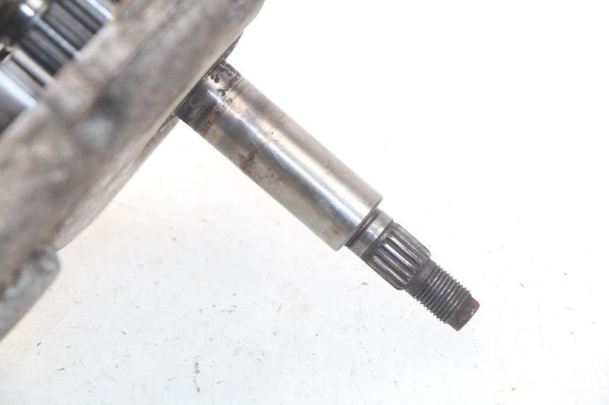 photo de TRANSMISIÓN DE LA RUEDA YAMAHA BW'S 50 (1999 - 2003) - Primer plano técnico