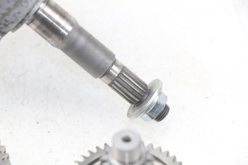 photo de RUEDA TRASERA ENGRANAJES JMSTAR CJ12M 125 (2005 - 2007) - Primer plano técnico