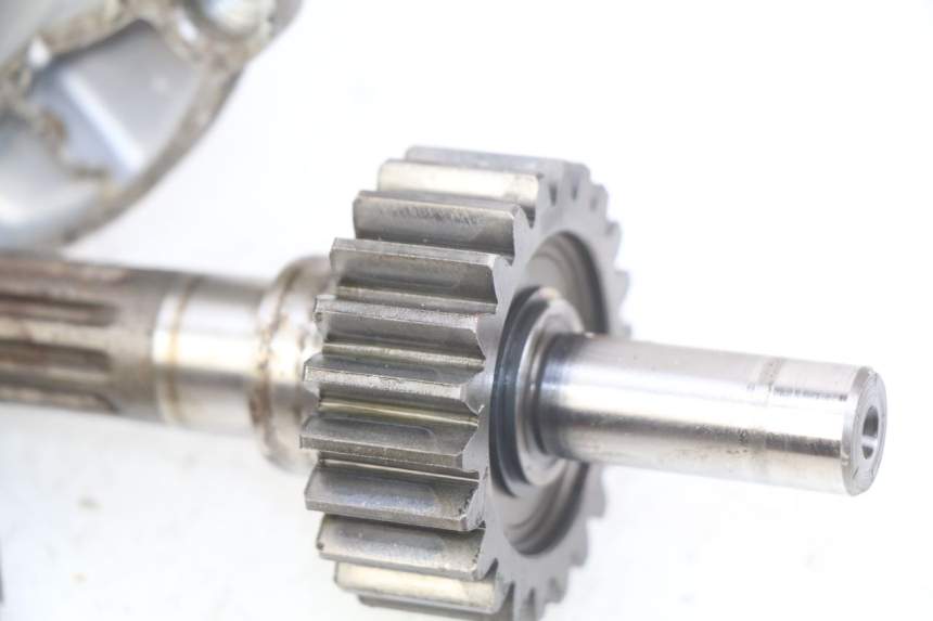 photo de TRANSMISIÓN DE LA RUEDA SUZUKI CP 80 (1985 - 1996) - Zoom sobre los componentes