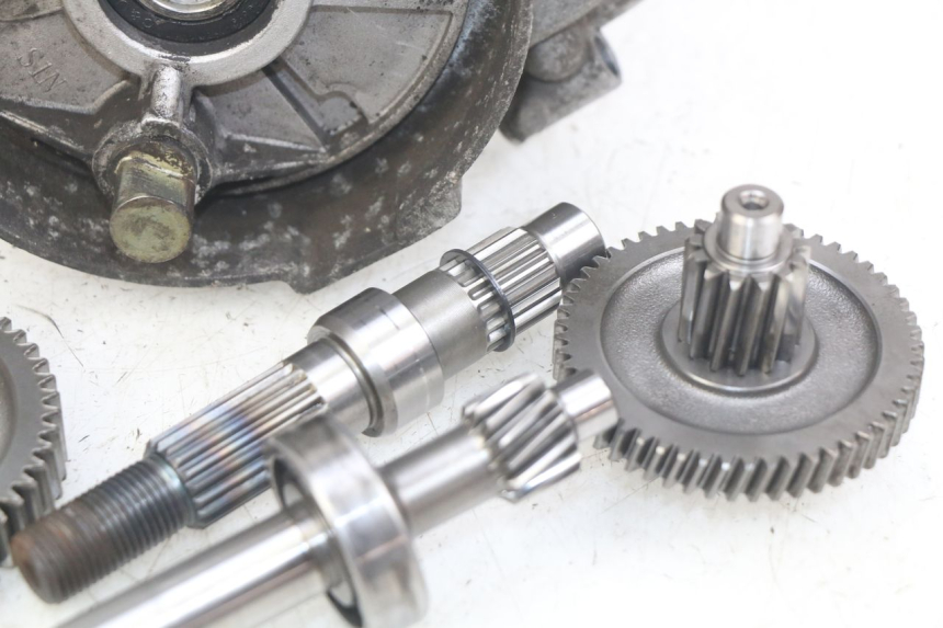 photo de TRANSMISIÓN DE LA RUEDA SYM CROX 4T 50 (2016 - 2023) - Detalles de los puntos de fijación