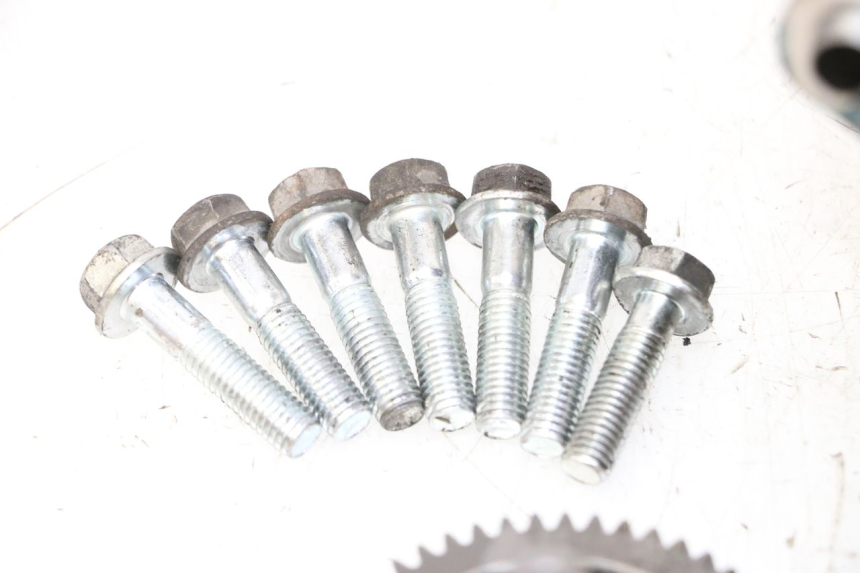 photo de TRANSMISIÓN DE LA RUEDA SYM CROX 4T 50 (2016 - 2023) - Primer plano de alta resolución