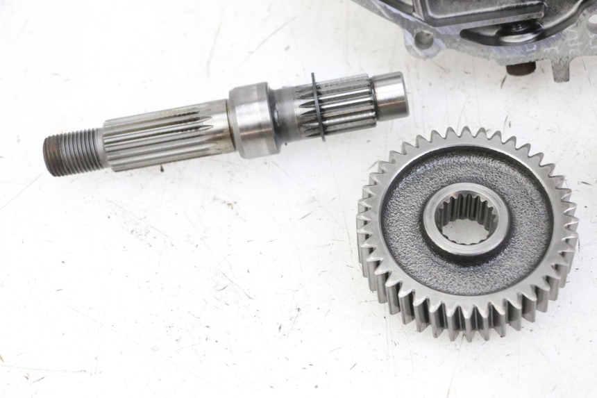 photo de RUEDA TRASERA ENGRANAJES DAELIM BESBI 125 (2007 - 2008) - Primer plano de alta resolución