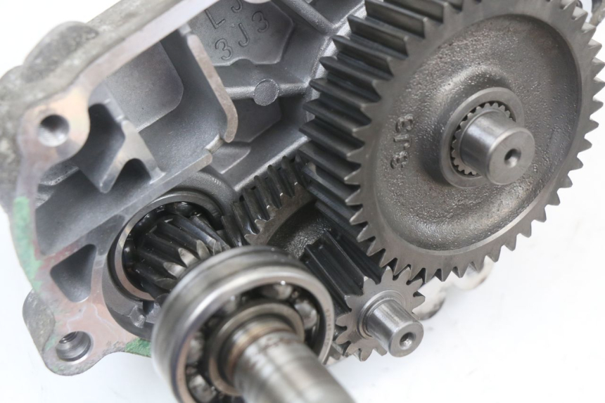 photo de RUEDA TRASERA ENGRANAJES LONGJIA EASY MAX 125 (2020 - 2024) - Primer plano técnico