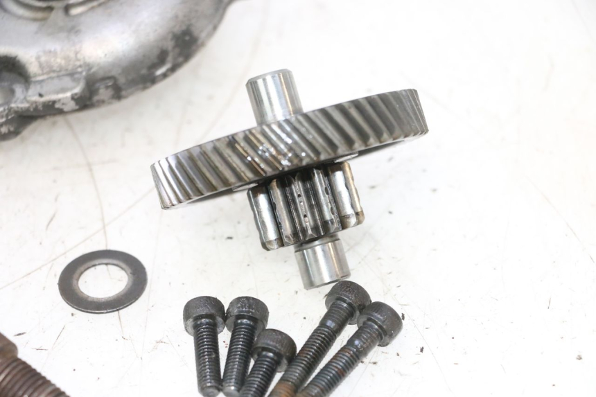 photo de RUEDA TRASERA ENGRANAJES MBK EVOLIS 80 (1993 - 1999) - Primer plano técnico