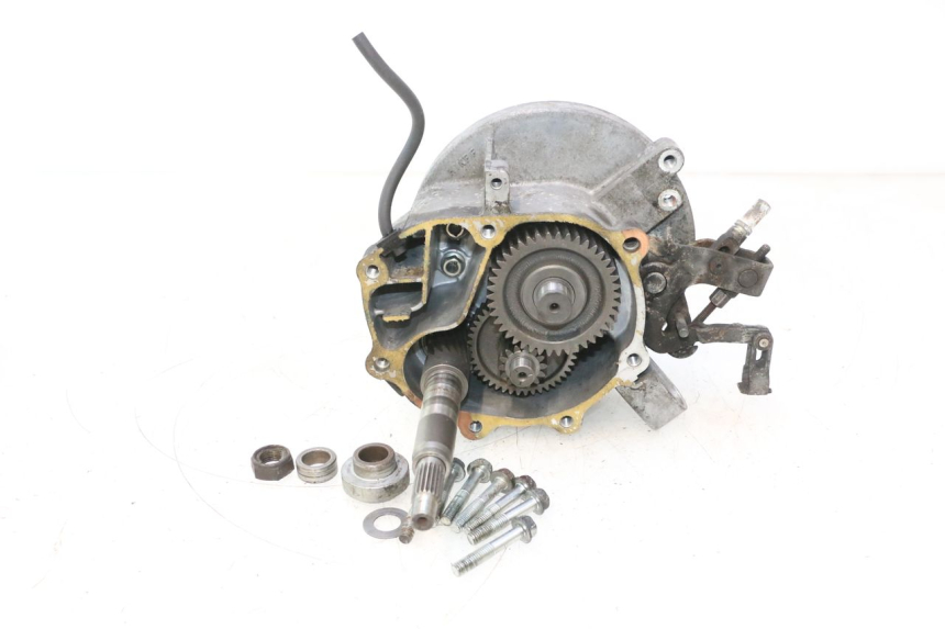 photo de RUEDA TRASERA ENGRANAJES HONDA FES PANTHEON 2T 125 (1998 - 2002) - Primer plano técnico