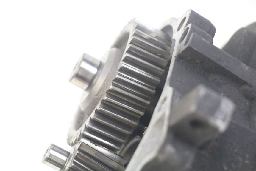 photo de TRANSMISIÓN DE LA RUEDA HONDA FES PANTHEON 125 (2003 - 2007) - Detalles de los puntos de fijación