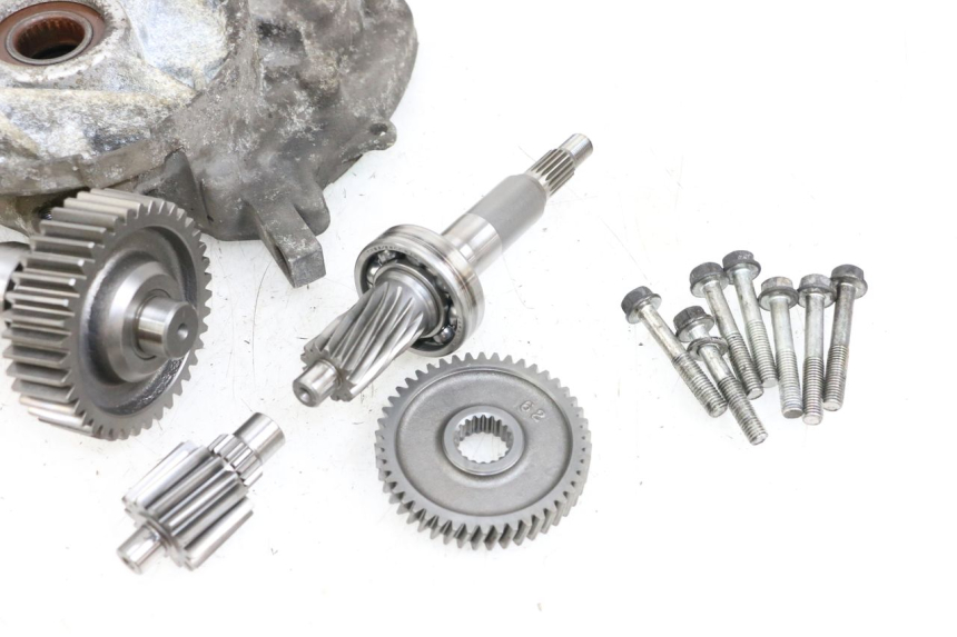 photo de TRANSMISIÓN DE LA RUEDA HONDA FES S-WING SWING ABS 125 (2007 - 2015) - Primer plano técnico