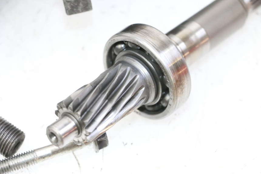 photo de TRANSMISIÓN DE LA RUEDA HONDA FES S-WING SWING ABS 125 (2007 - 2015) - Primer plano de alta resolución