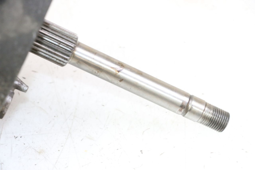 photo de TRANSMISIÓN DE LA RUEDA HONDA FES S-WING SWING ABS 125 (2007 - 2015) - Primer plano técnico