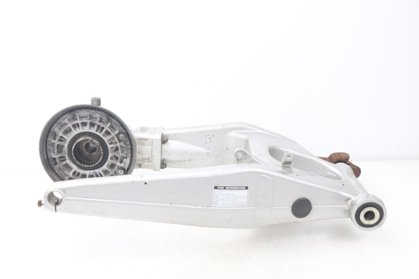 photo de RUEDA TRASERA ENGRANAJES YAMAHA FJR ABS 1300 (2006 - 2012) - Primer plano técnico