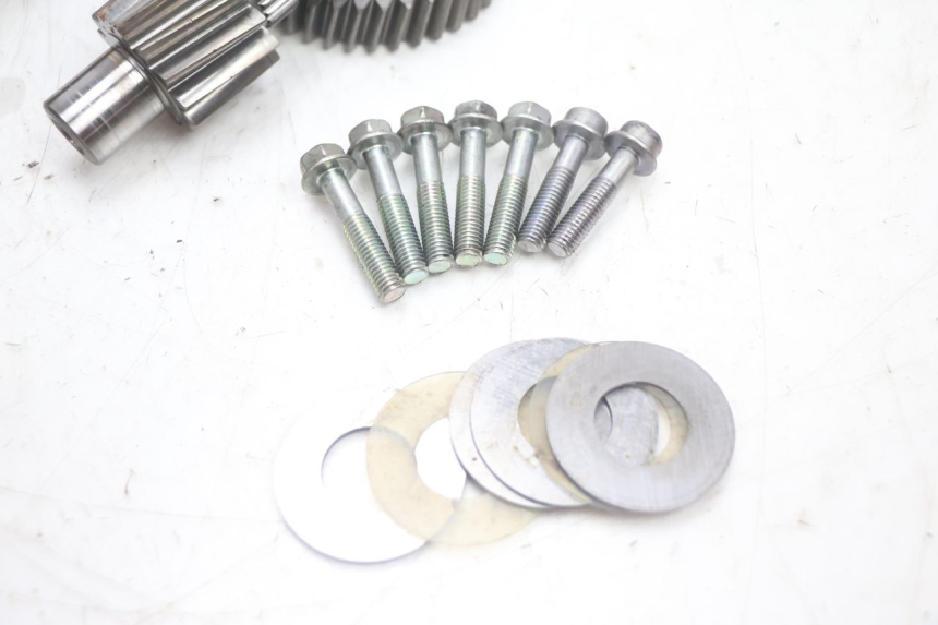 photo de RUEDA TRASERA ENGRANAJES HONDA FJS SILVER WING SILVERWING 400 (2005 - 2008) - Primer plano técnico