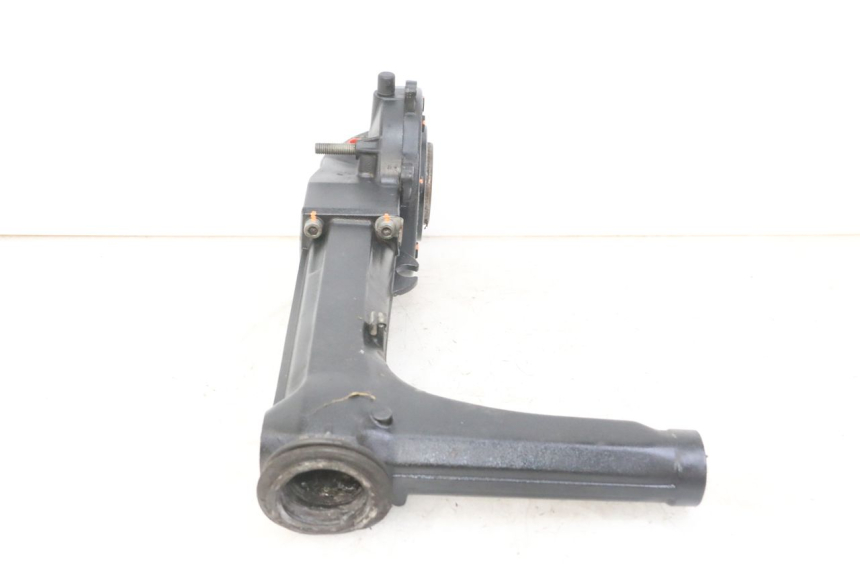 photo de RUEDA TRASERA ENGRANAJES BMW K 75 RT 750 (1989 - 1997) - Primer plano de alta resolución