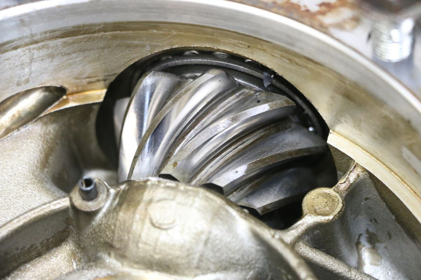 photo de RUEDA TRASERA ENGRANAJES KAWASAKI GTR 1000 (1994 - 2004) - Primer plano de alta resolución