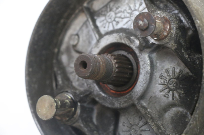 photo de TRANSMISIÓN DE LA RUEDA KYMCO DINK 4T 50 (2007 - 2018) - Detalles de los puntos de fijación