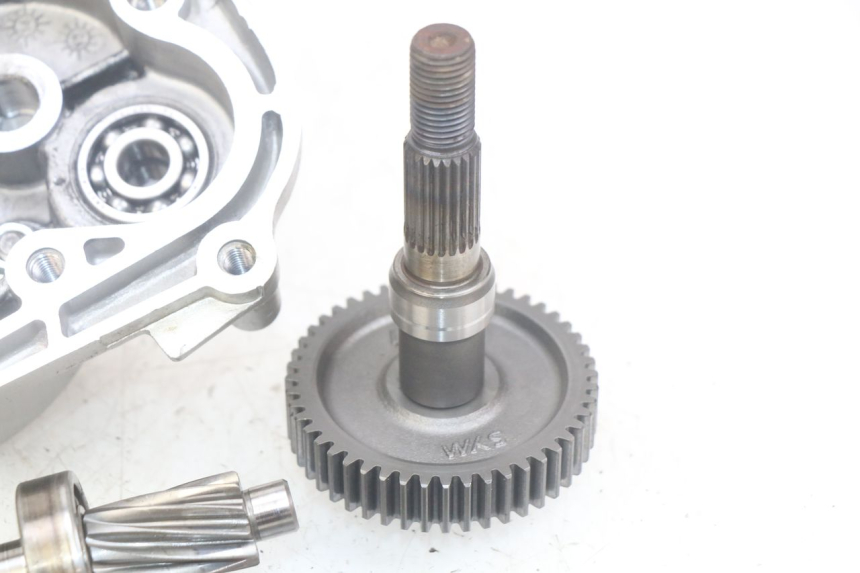 photo de TRANSMISIÓN DE LA RUEDA SYM MIO 50 (2011 - 2017) - Primer plano de alta resolución