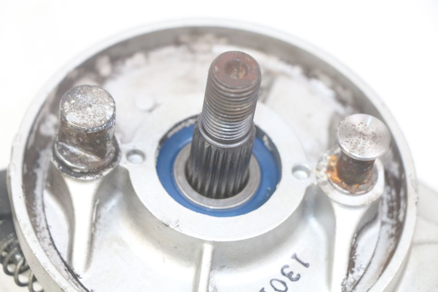 photo de TRANSMISIÓN DE LA RUEDA SYM MIO 50 (2011 - 2017) - Detalles de los puntos de fijación