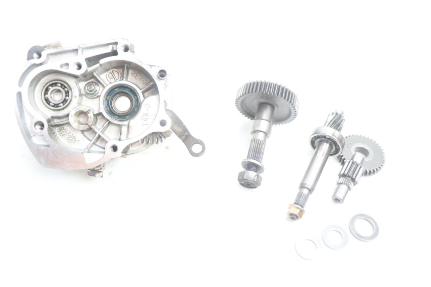 photo de RUEDA TRASERA ENGRANAJES SYM MIO 50 (2005 - 2010) - Primer plano técnico