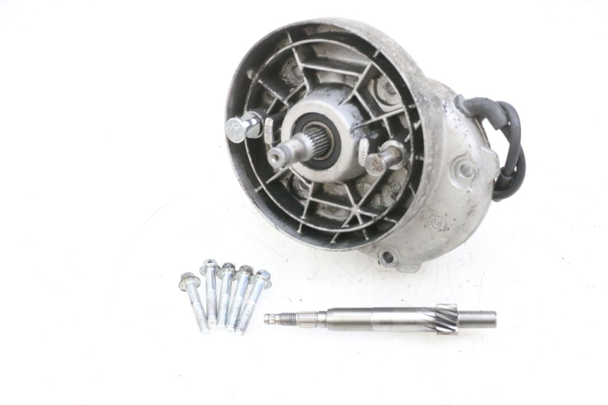 photo de RUEDA TRASERA ENGRANAJES PIAGGIO NEW TYPHOON 50 (2018 - 2021) - Primer plano técnico