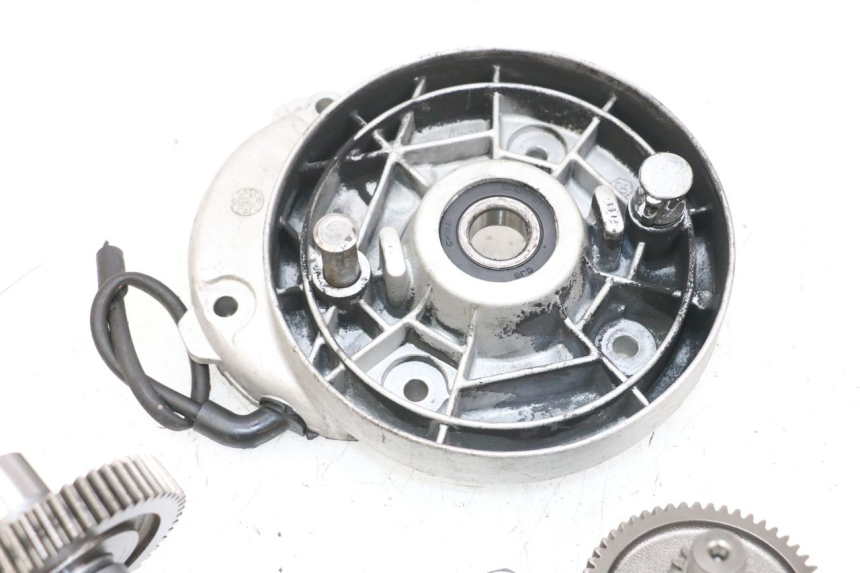 photo de RUEDA TRASERA ENGRANAJES PIAGGIO NEW TYPHOON 50 (2018 - 2021) - Zoom sobre los componentes