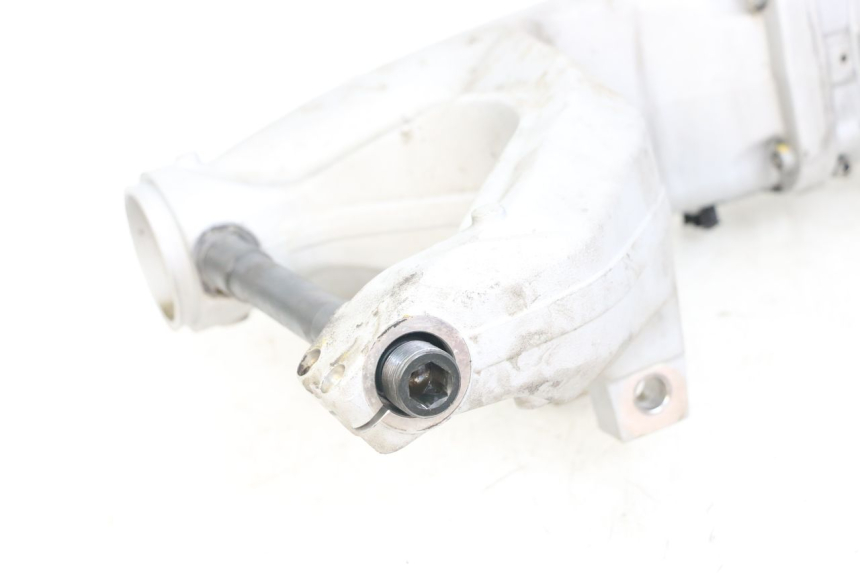 photo de RUEDA TRASERA ENGRANAJES MOTO GUZZI NORGE 8V GT 1200 (2011 - 2016) - Detalles de los puntos de fijación