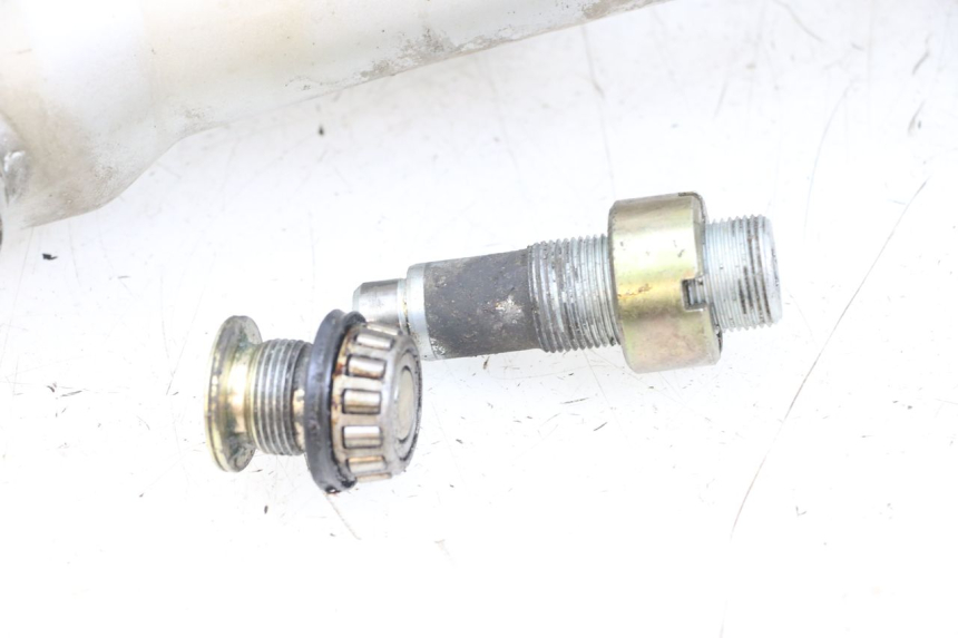 photo de TRANSMISIÓN DE LA RUEDA HONDA NTV DEAUVILLE 650 (1998 - 2001) - Enfoque en la estructura