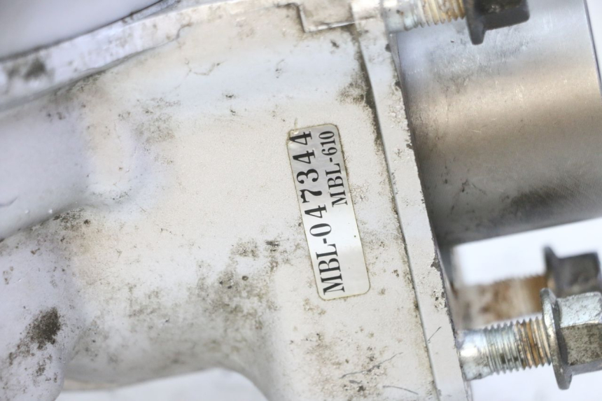 photo de RUEDA TRASERA ENGRANAJES HONDA NTV DEAUVILLE 650 (2001 - 2006) - Primer plano técnico