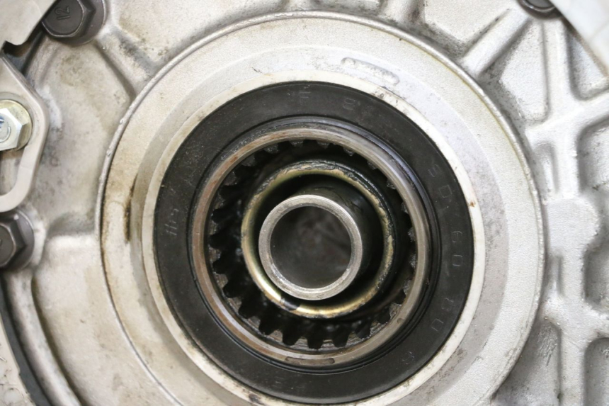 photo de RUEDA TRASERA ENGRANAJES HONDA NTV DEAUVILLE 650 (2001 - 2006) - Estado de la superficie y material