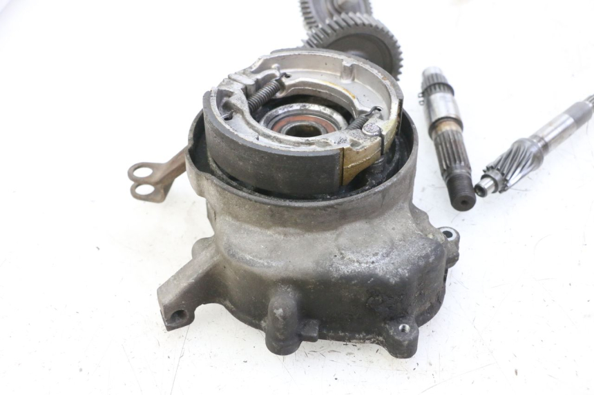 photo de RUEDA TRASERA ENGRANAJES MBK OVETTO 4T 50 (2008 - 2016) - Otra perspectiva