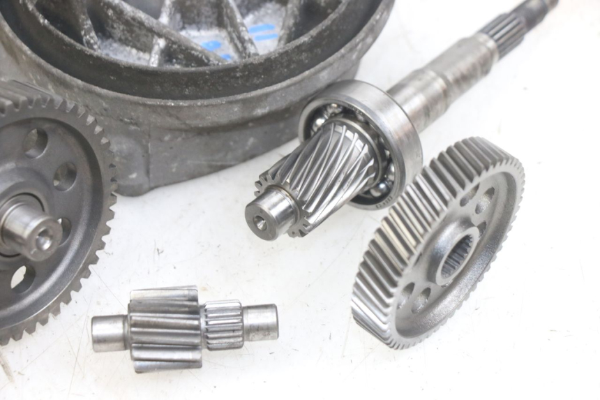 photo de RUEDA TRASERA ENGRANAJES HONDA PCX (JF28) 125 (2009 - 2011) - Otra vista del artículo