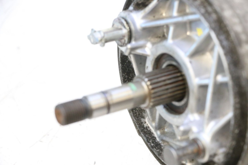 photo de RUEDA TRASERA ENGRANAJES HONDA PCX (JF57/JF64) 125 (2014 - 2018) - Primer plano técnico