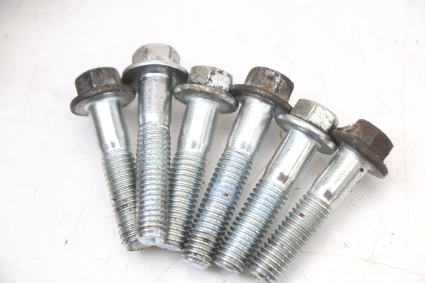 photo de RUEDA TRASERA ENGRANAJES EUROCKA R8 4T 50 (2013 - 2022) - Características distintivas