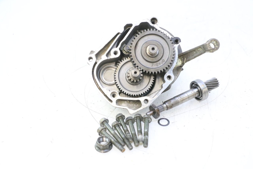 photo de RUEDA TRASERA ENGRANAJES TNT MOTOR ROMA 12' 2T 50 (2007 - 2018) - Detalles de los puntos de fijación