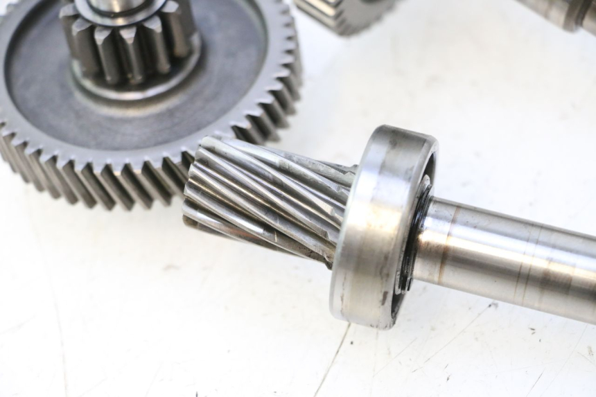 photo de RUEDA TRASERA ENGRANAJES KEEWAY RY6 2T 50 (2011 - 2019) - Primer plano técnico