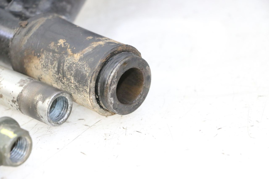 photo de RUEDA TRASERA ENGRANAJES HYTRACK S 150 (2003 - 2011) - Primer plano técnico