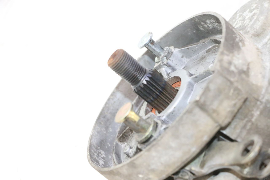 photo de RUEDA TRASERA ENGRANAJES JM MOTORS SANTANA 50 (2014 - 2023) - Primer plano técnico
